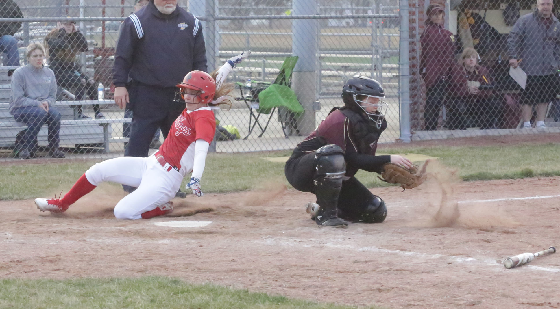 Gallery Bulldogs vs Trojans in softball